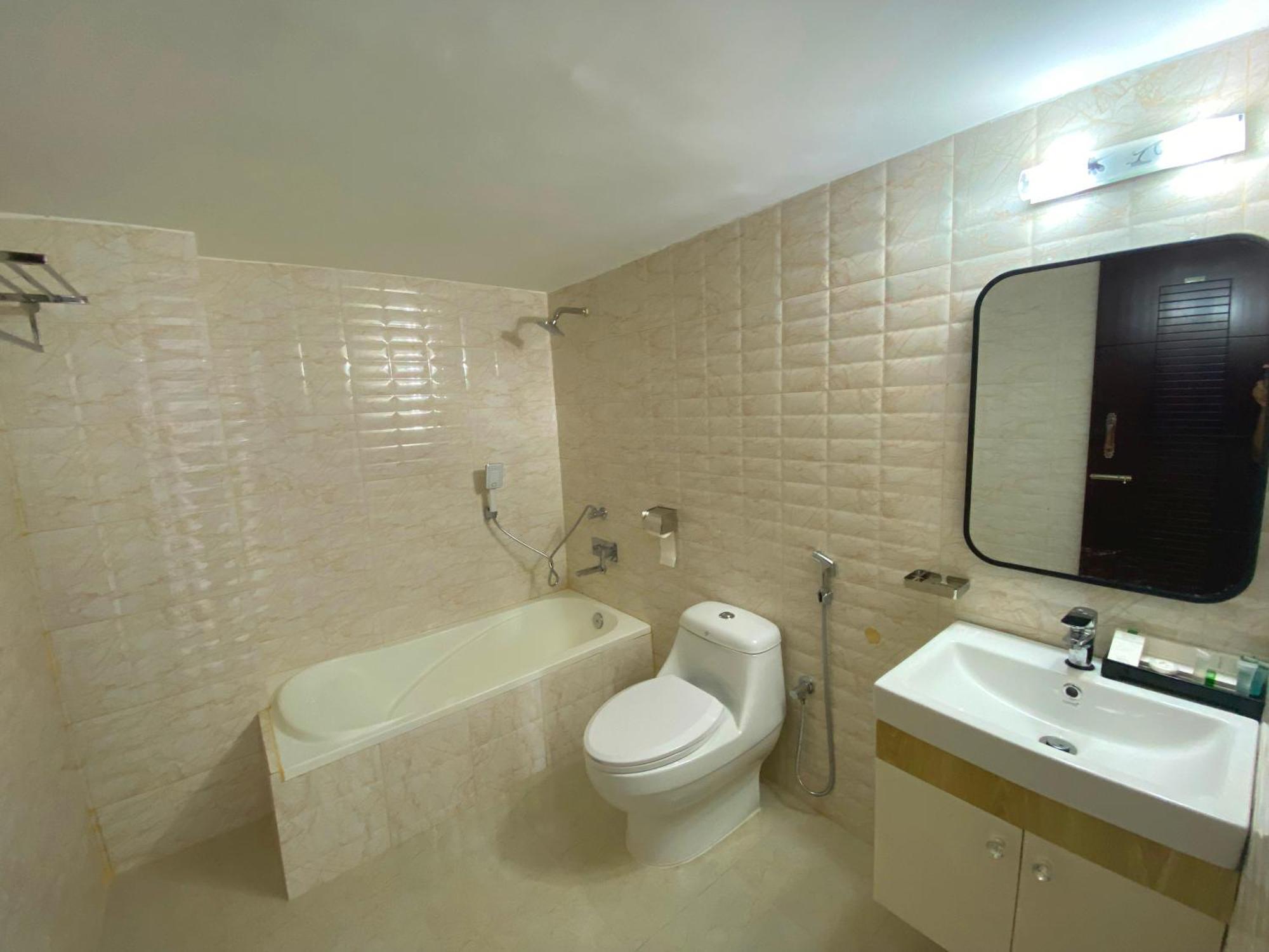 Hotel Valentino Noakhali ภายนอก รูปภาพ
