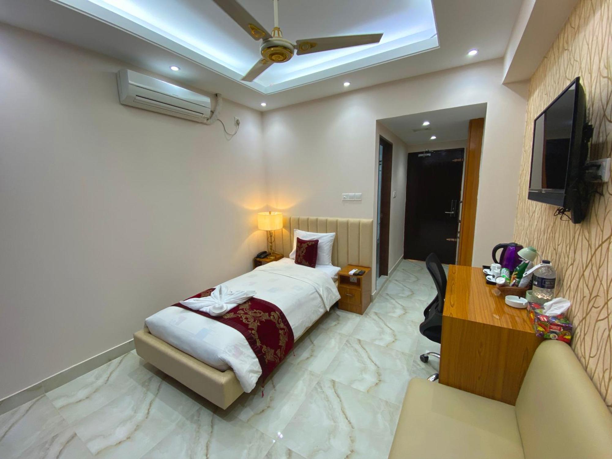 Hotel Valentino Noakhali ภายนอก รูปภาพ
